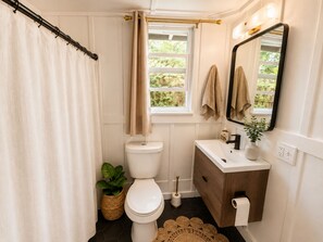 Towels, soap, toilet paper - South Park Getaway Near Zoo, Dining & Downtown (San Diego)