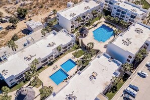 Exterior - Spacious bright 2-bedroom apartment with pools and gym, beautiful Cabo San Lucas (Cabo San Lucas)