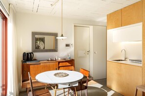 Dining - VIVA - Lage Serviced Apartments 29A (Porto)
