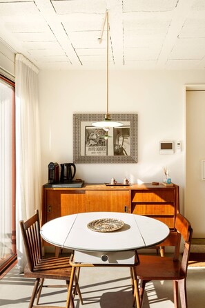 Dining - VIVA - Lage Serviced Apartments 29A (Porto)