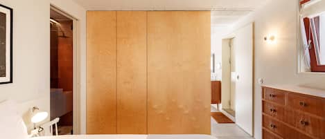 1 chambre, fer et planche à repasser, accès à Internet, literie fournie