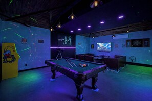 Games room - Desert Owl Estate Resort Pool Spa Game Room 2 Acres Near Joshua Tree (Twentynine Palms)