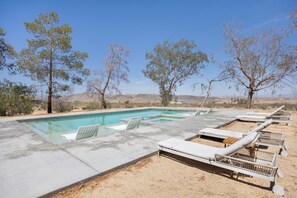 Outdoor pool - Desert Owl Estate Resort Pool Spa Game Room 2 Acres Near Joshua Tree (Twentynine Palms)