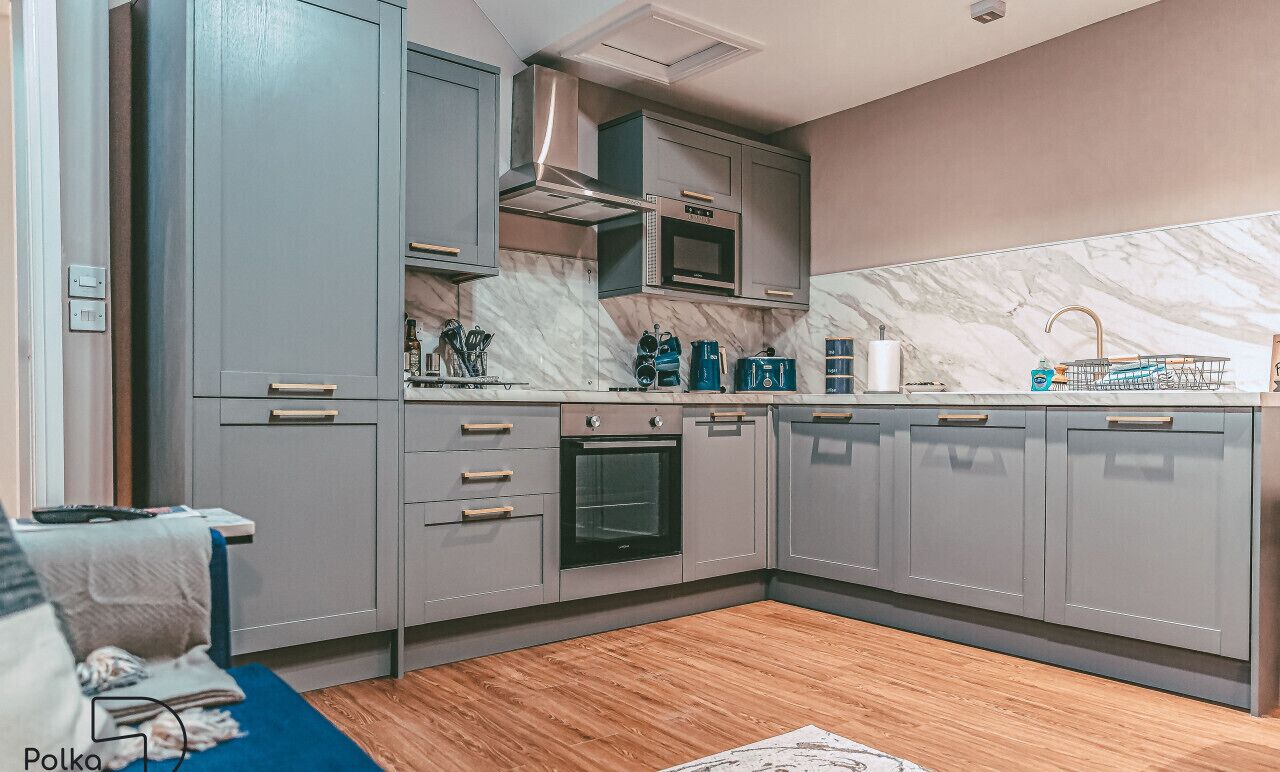 Fridge, microwave, oven, dishwasher