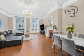 Interior - Central Vista Retreat | Modern City Centre Apartment | Sleeps 6 (Chester)