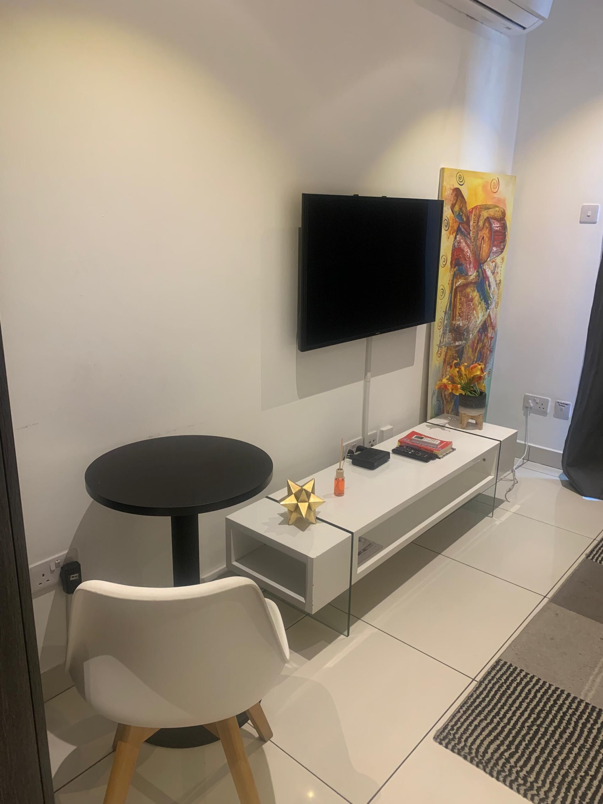 Studio Mewah, balkon, pemandangan kota | Interior