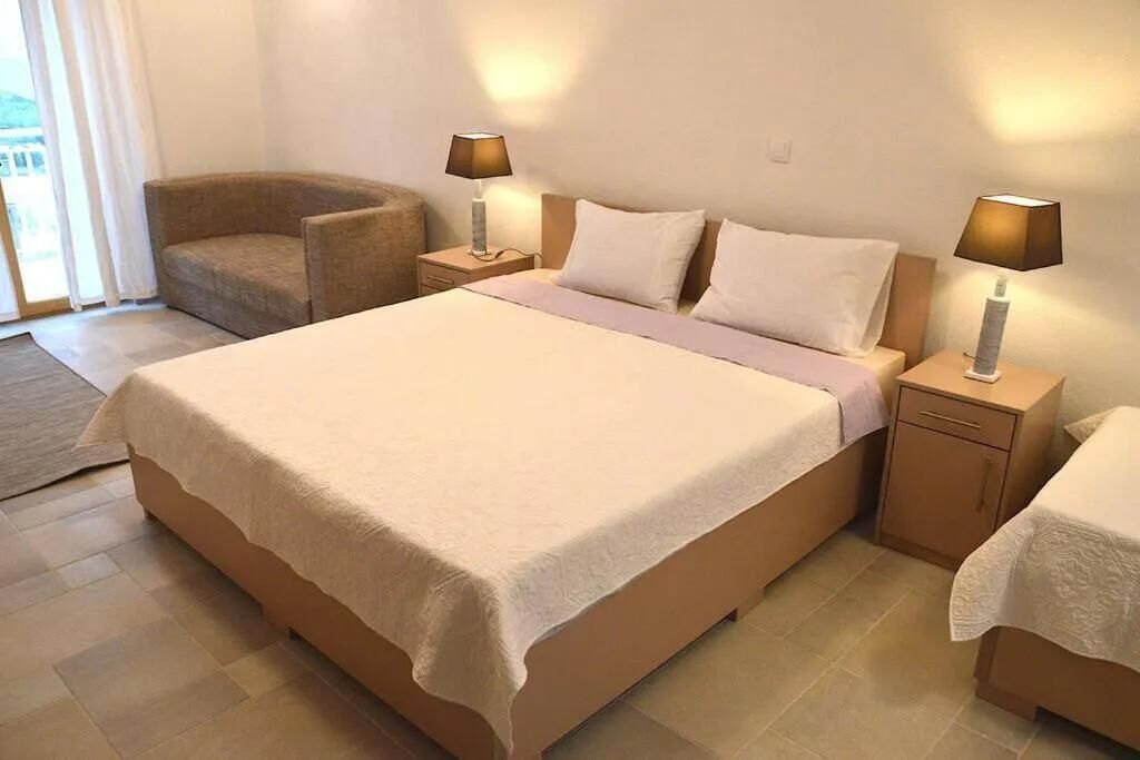 5 quartos, ferros/tábuas de passar roupa, Wi-Fi