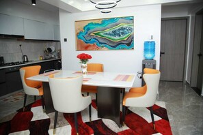 Dining - Heartland Garden Kilimani ,Modern 2BR Master Ensuite with Stunning Nairobi Views (Nairobi)