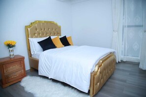 2 bedrooms, iron/ironing board, WiFi, bed sheets - Heartland Garden Kilimani ,Modern 2BR Master Ensuite with Stunning Nairobi Views (Nairobi)