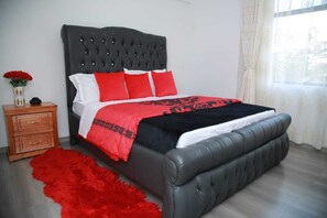2 bedrooms, iron/ironing board, WiFi, bed sheets - Heartland Garden Kilimani ,Modern 2BR Master Ensuite with Stunning Nairobi Views (Nairobi)