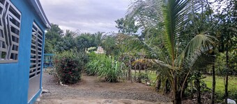 Country house in Bonao with a spacious patio, peace, and nature