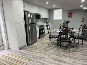 Private kitchen - Cozy and spacious apartment (Mississauga)