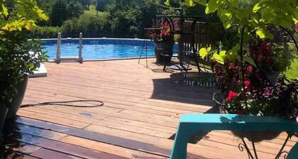 - POOL & HOT TUB - Light, Open, Cozy & Stylish Home