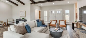 Beach + Brazos River Access! Family-Friendly Haven