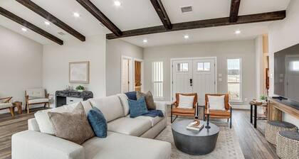 Beach + Brazos River Access! Family-Friendly Haven