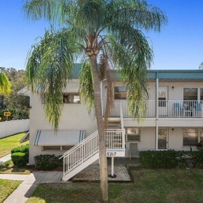 Exterior - Clean+Comfy LuxCondoShare☀️St.Pete! MBRPrvBA,Pool,Grill 5m2Beaches+DTown LTsave$ (St. Petersburg)