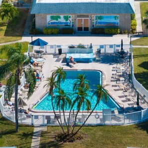 Pool - Clean+Comfy LuxCondoShare☀️St.Pete! MBRPrvBA,Pool,Grill 5m2Beaches+DTown LTsave$ (St. Petersburg)
