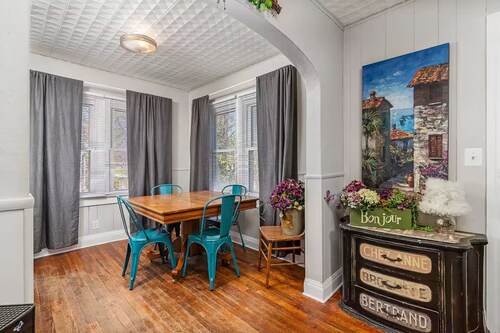 Tuscan Inspired 3br Cottage