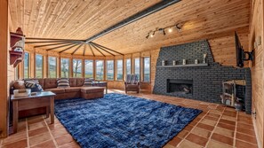 TV, fireplace, ping pong, books - B4 Ranch Lodge - Amazing Views (Collbran)