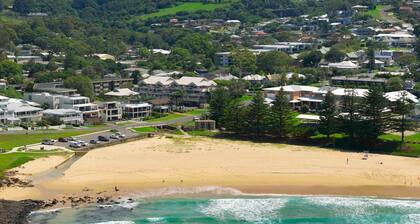 Pet Friendly 3BR Beachside Escape â 200m to Surf Beach