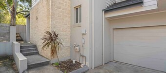 Pet Friendly 3BR Beachside Escape – 200m to Surf Beach