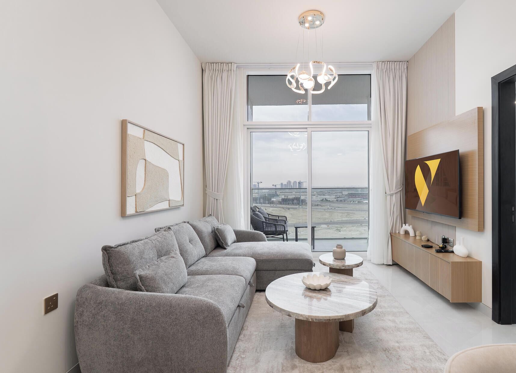 Luxury Apartment, Balcony, City View | Ruang tamu | 65 inci sebuah televisyen pintar dengan kabel 