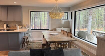 Beautifully Updated 3BDR Home on the 16th Green of Glaze Meadow Golf Course