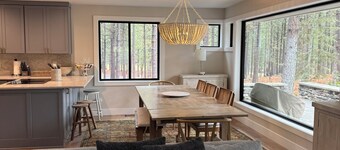 Beautifully Updated 3BDR Home on the 16th Green of Glaze Meadow Golf Course