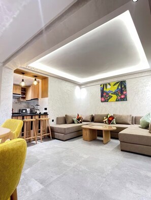 Living area - Cosy cocoon in Gueliz, luxurious apartment, all on foot (Marrakech)