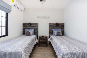 3 bedrooms, iron/ironing board, WiFi, bed sheets - Contemporary In-Town Home with Pool Casa Llama (Puerto Peñasco)