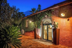 Exterior detail - Linera 10, Emma Villas (Linera)