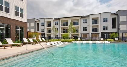 Chic Ground Level 1BR 1BA | Luxe Living