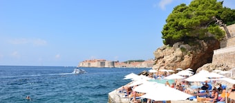 New summer discount - Serene 2-bedroom with AC in the heart of Dubrovnik