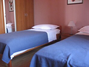 2 bedrooms, iron/ironing board, free WiFi, bed sheets - New summer discount - Serene 2-bedroom with AC in the heart of Dubrovnik (Dubrovnik)