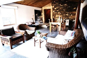 TV, fireplace, video games, DVD player - Holiday home in Vila Real, Douro and Marão. Nature is so close here. (Vila Real)