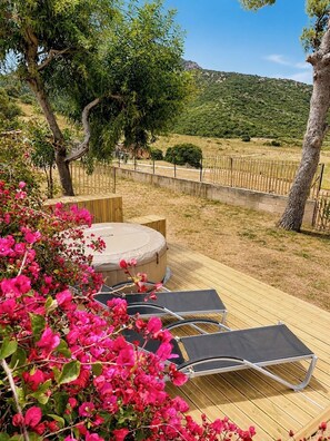 Property grounds - F2 in Capo di Feno - Nature, beach and jacuzzi (Ajaccio)