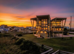 Front of property - Villa Seamone (Galveston)
