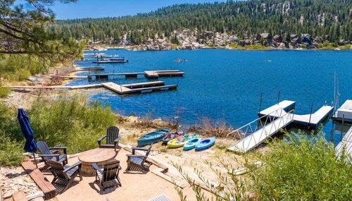 Lakefront Dock, Hot Tub, Theater, Game Room