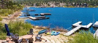 Lakefront Dock, Hot Tub, Theater, Game Room
