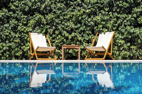 Seasonal outdoor pool. Hotel Dubrava