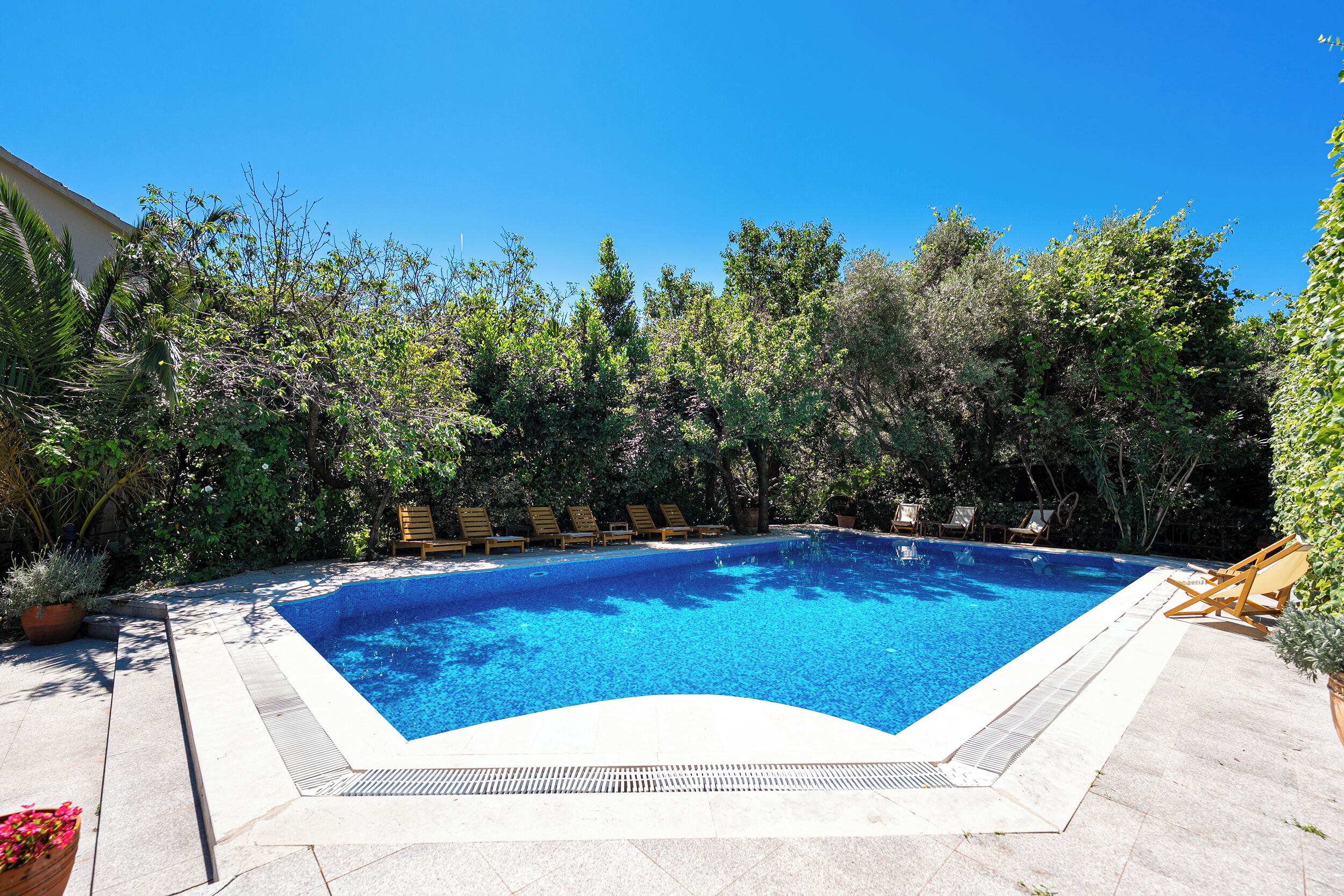 Seasonal outdoor pool