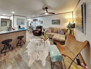 House (4 Bedrooms) | Property amenity - Speckled Trout Cottages (Rockport)