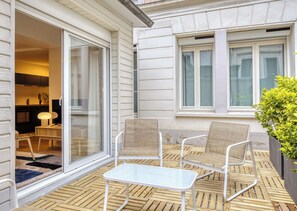 Outdoor dining - L'adresse beauvoisine • 2 chambres • Terrasse (Rouen)
