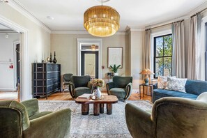 House - The Royce on Pelham - Luxury Family Estate (Newport)