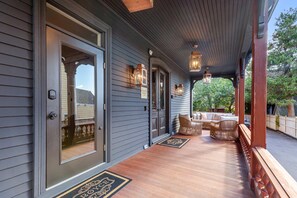 House | 7 bilik tidur, Internet 