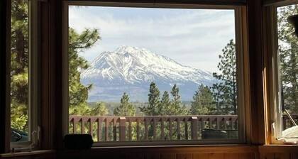 30 Night Minimum, Shasta View Villa