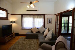 Living area - Renovated period home - close to shops, pubs, restaurants and the Murray River (Tocumwal)