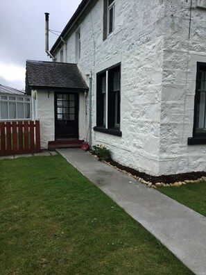 المنشأة من الخارج