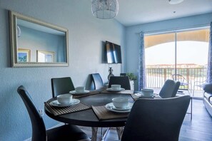 Dining - Waterside at Vista Cay Resort (Orlando)