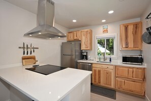 Fridge, microwave, oven, stovetop - Champion Creek Cottage,  30 Night Minimum (Dunsmuir)